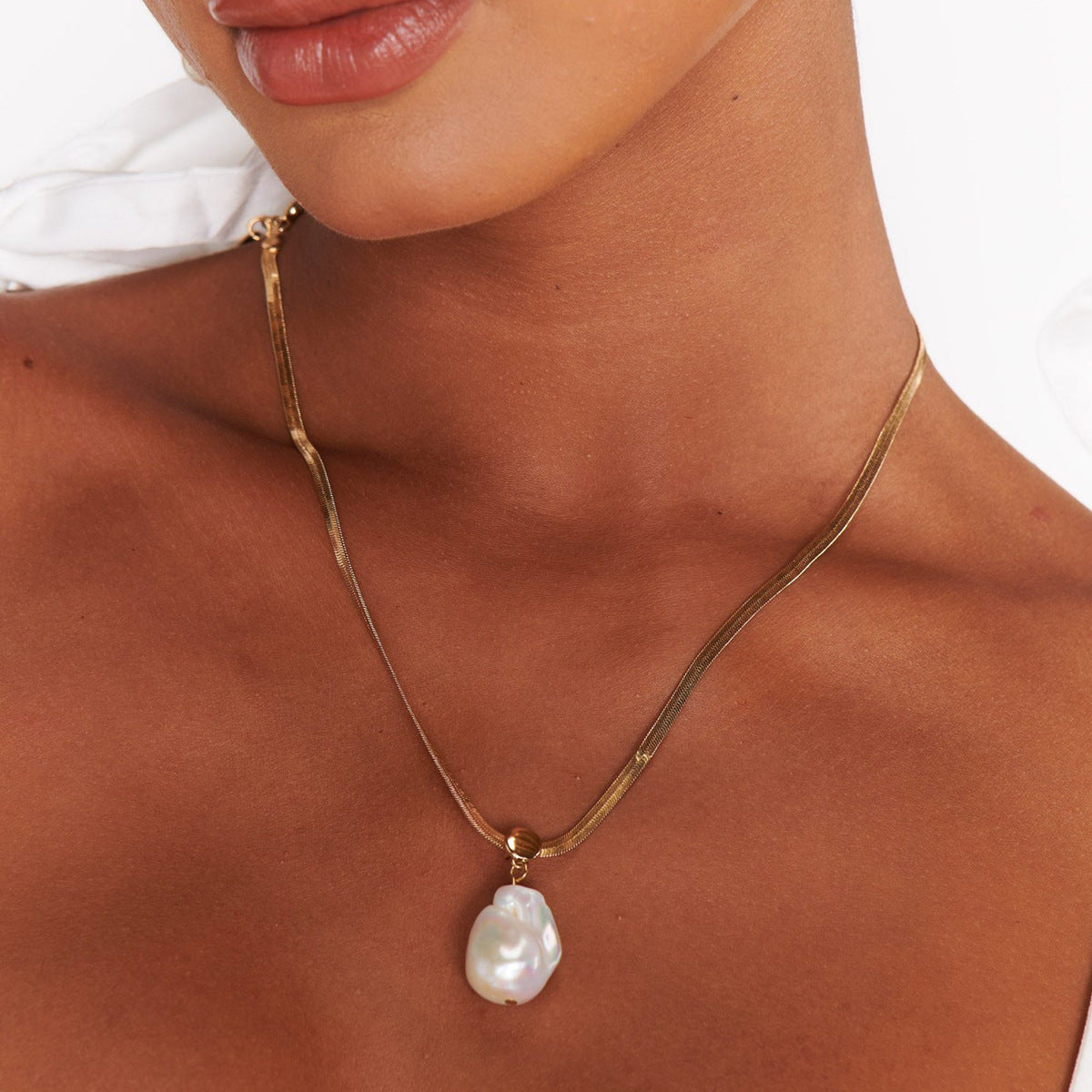 Glorietta Herringbone Pearl Necklace